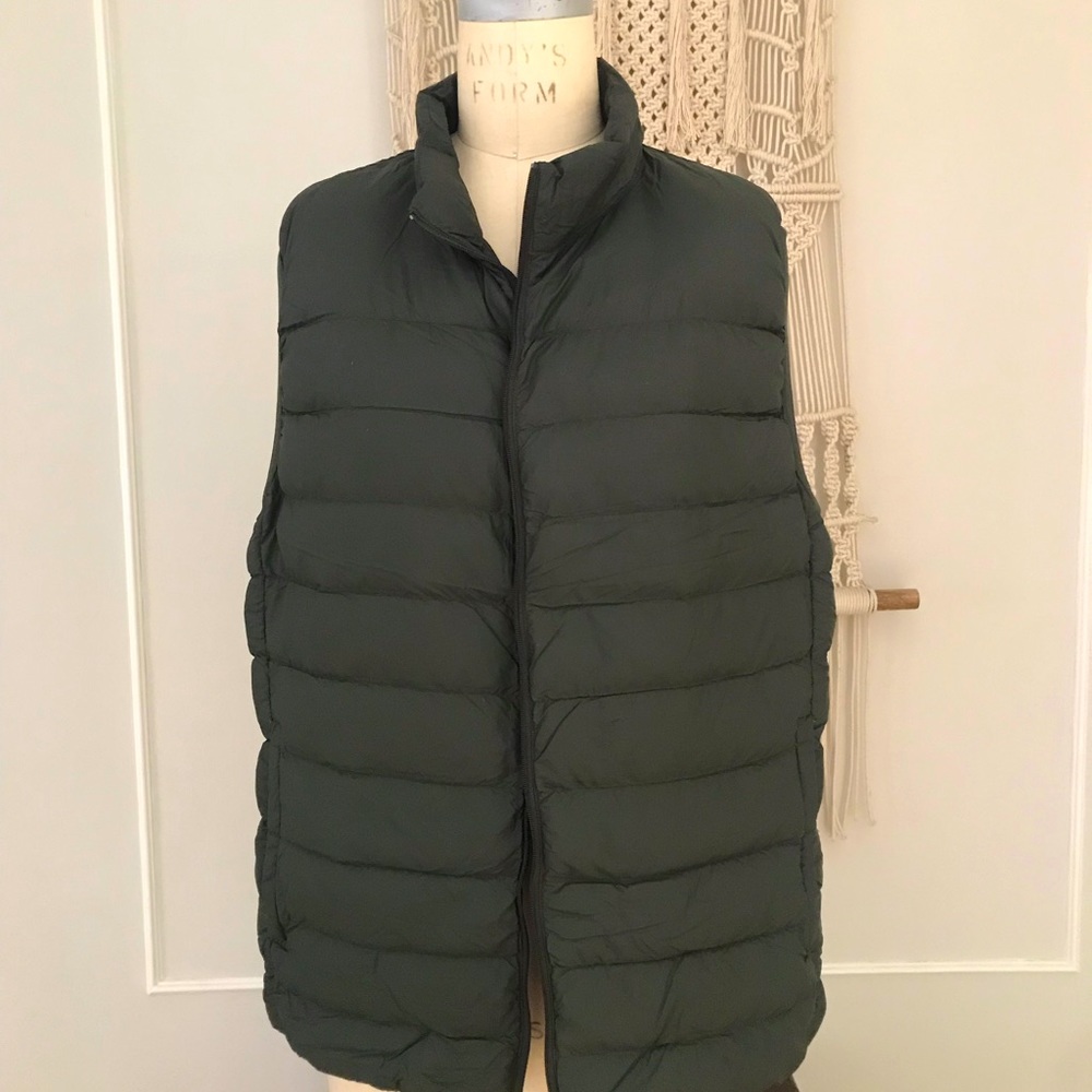 Men’s Muji recycled nylon down vest